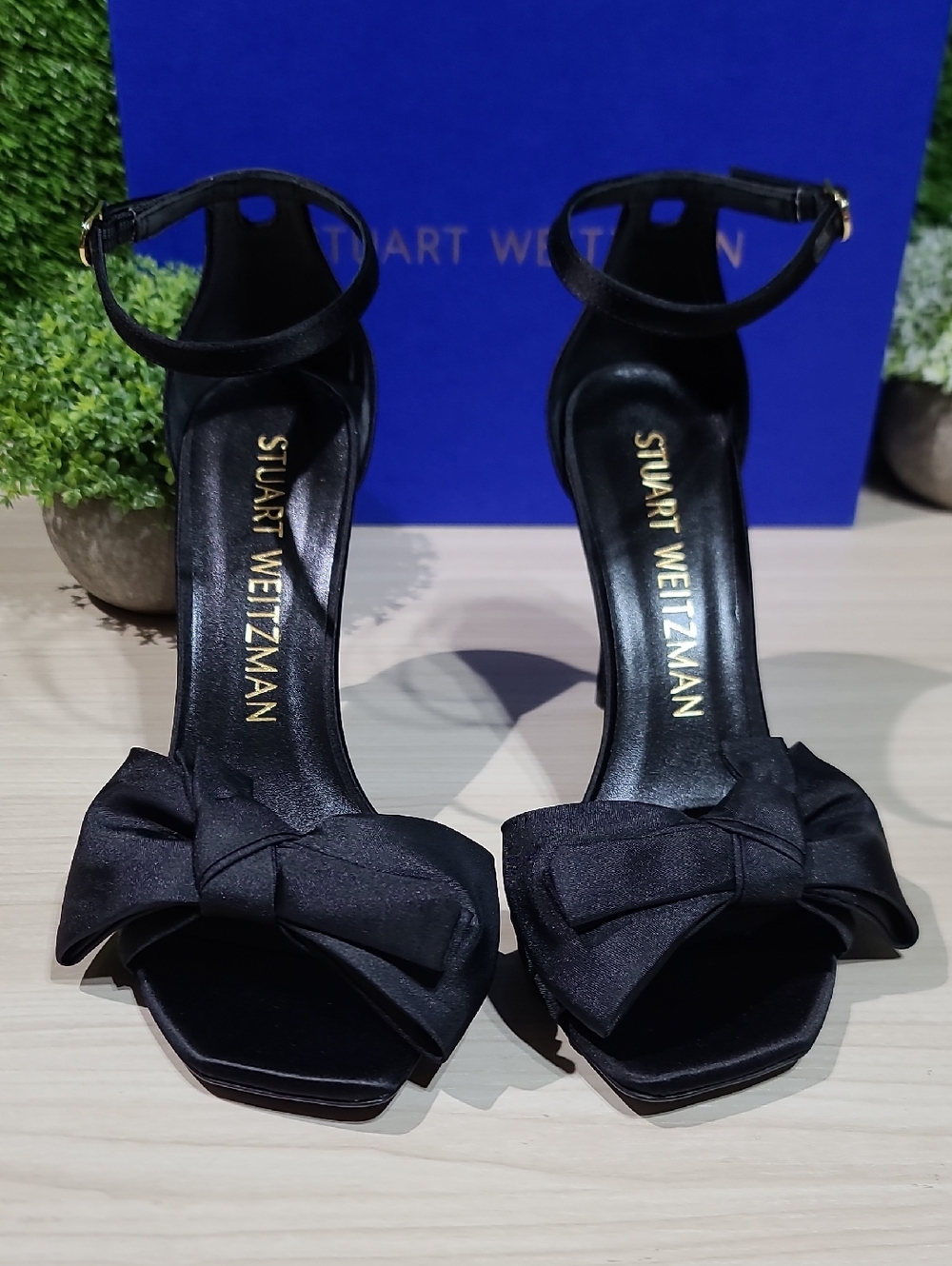 Stuart Weitzman Nudistcurve Loveknot 100 Sandals - Black / US 9.5 New - Picture 2 of 10